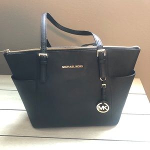 Michael Kors Medium Jet Set Tote